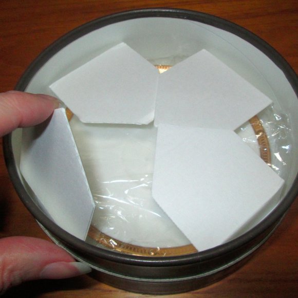 Noritake 🎁 Rochelle Gold Demitasse and Saucer - N.I.B. - Picture 6 of 7